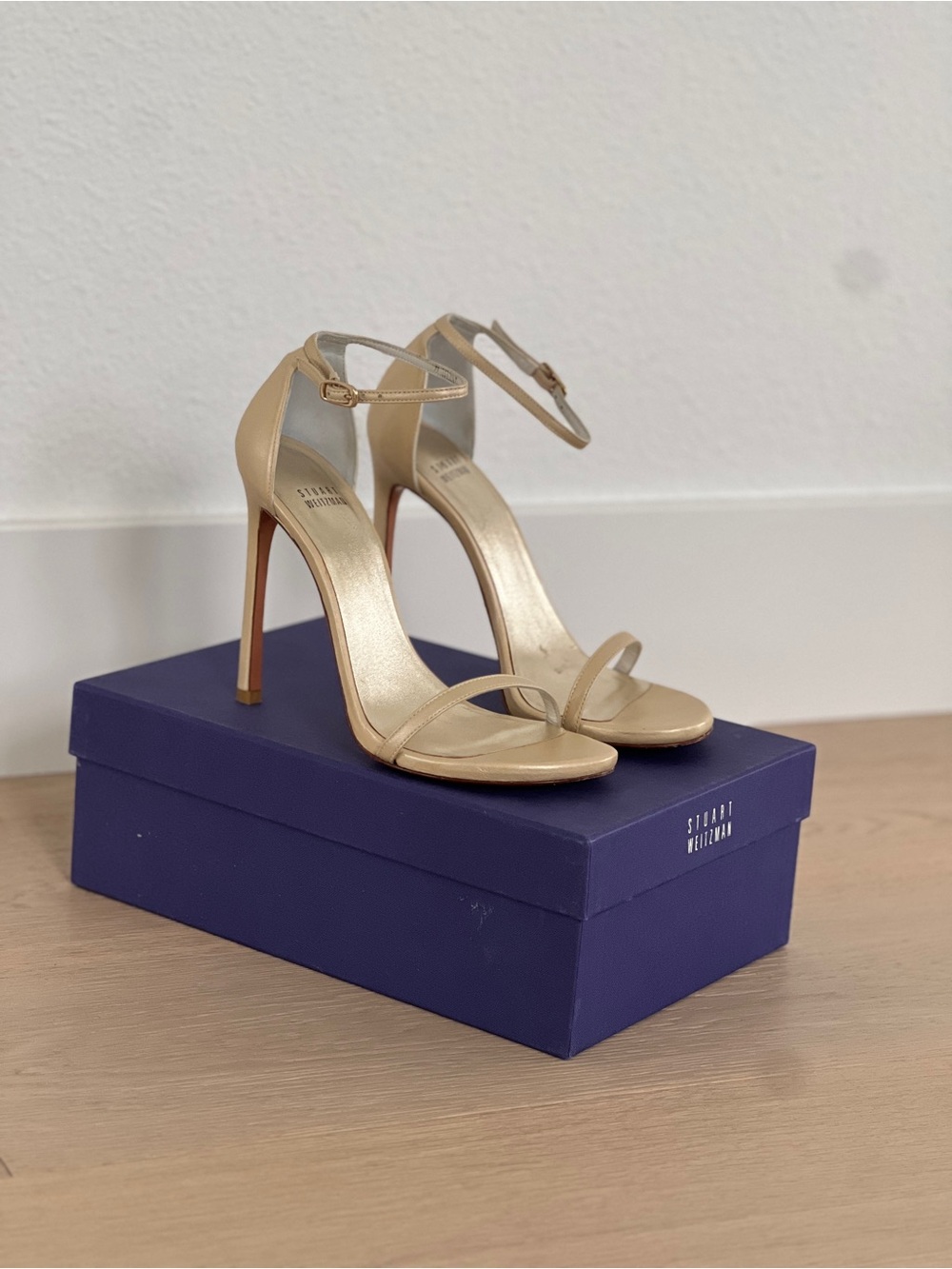 Stuart Weitzman Nudist Sandal 120mm in Pale Gold